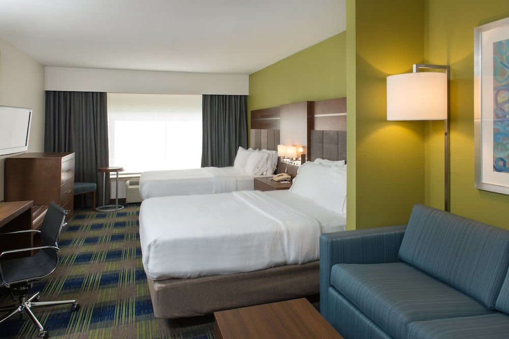 Suite, 1 King Bed, Accessible (Roll-In Shower) photo 1