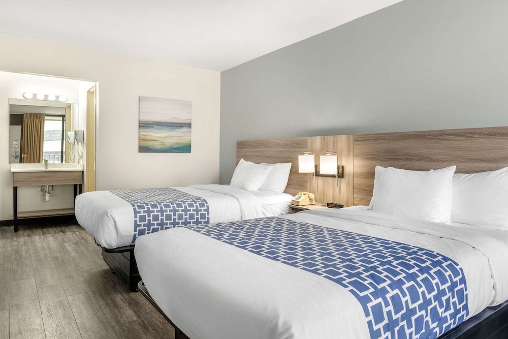 Room, 2 Double Beds, Non Smoking (Efficiency) - Photo 1