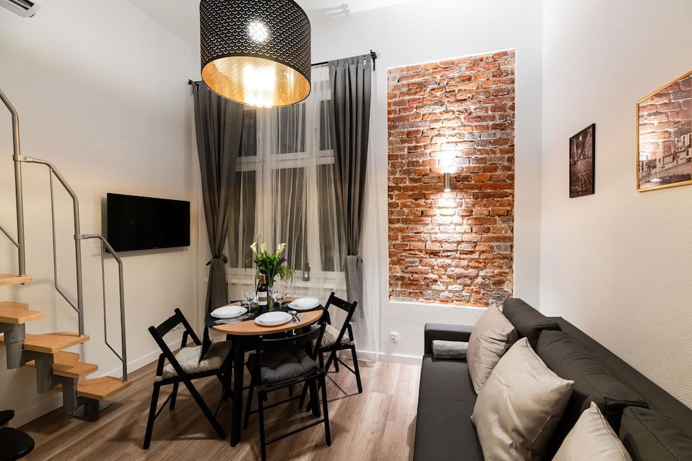 Apartment (D20)