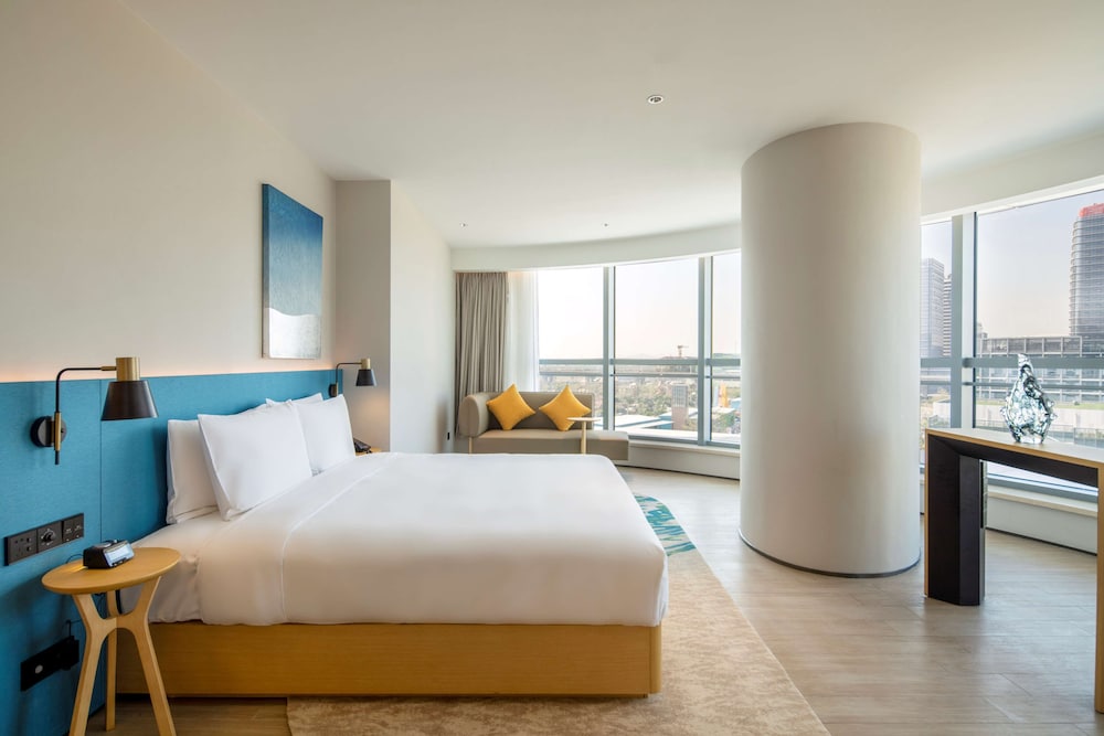 Deluxe Suite, 1 King Bed