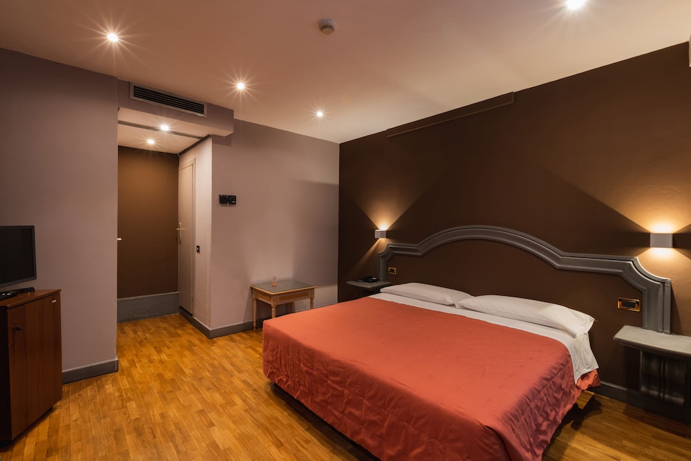 Standard Double Room - Photo 3
