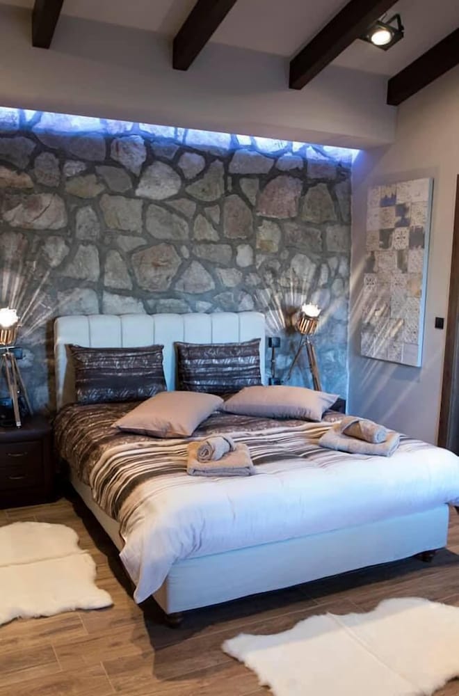 Traditional Suite, Garden View (Stone Suite) photo 2