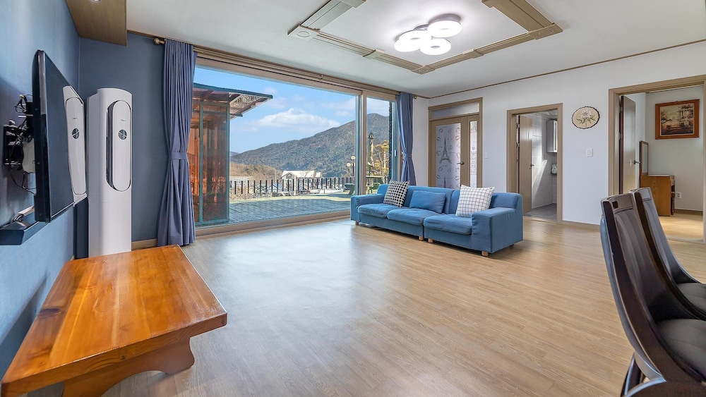 Basic Room, 3 Bedrooms (dokchae)