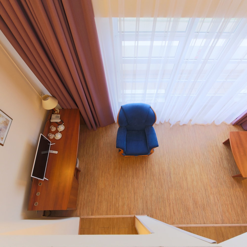 Junior Suite with Panoramic View photo 3