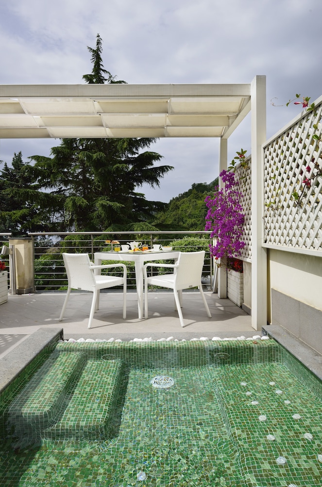 Junior Suite, Sea View (Whirlpool) - Photo 3