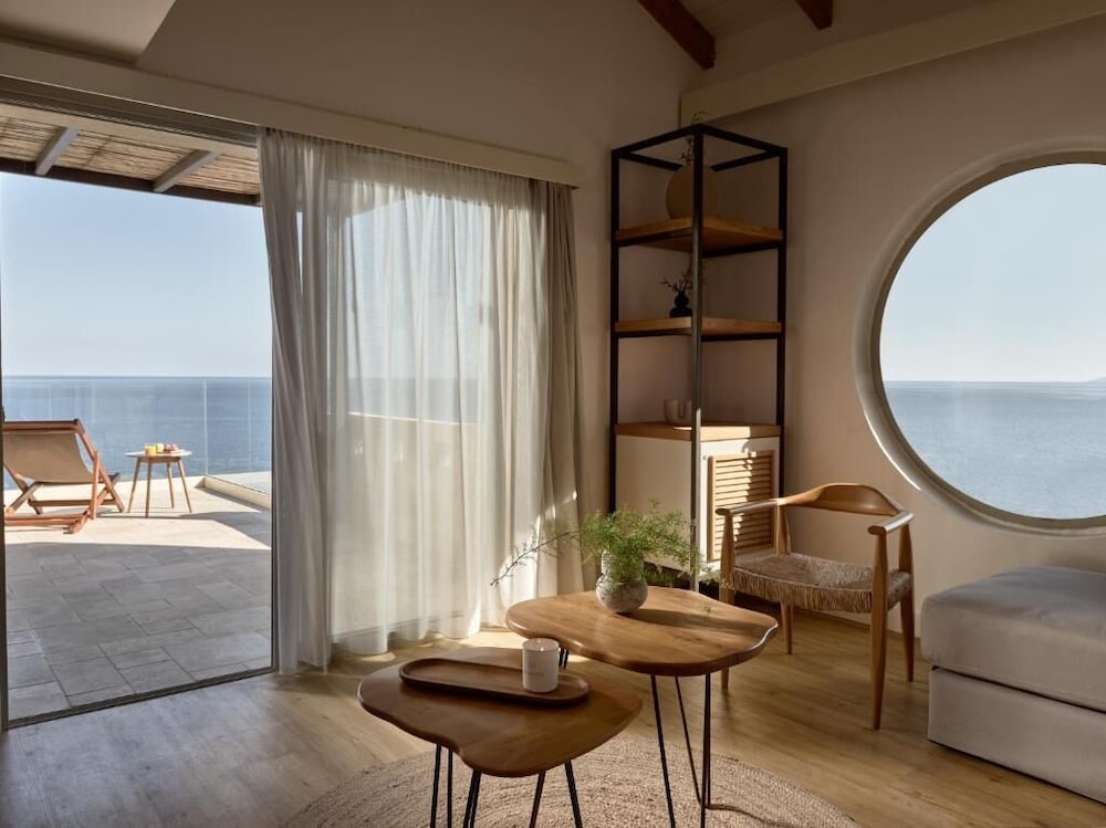 Loft Suite with Private Pool photo 3