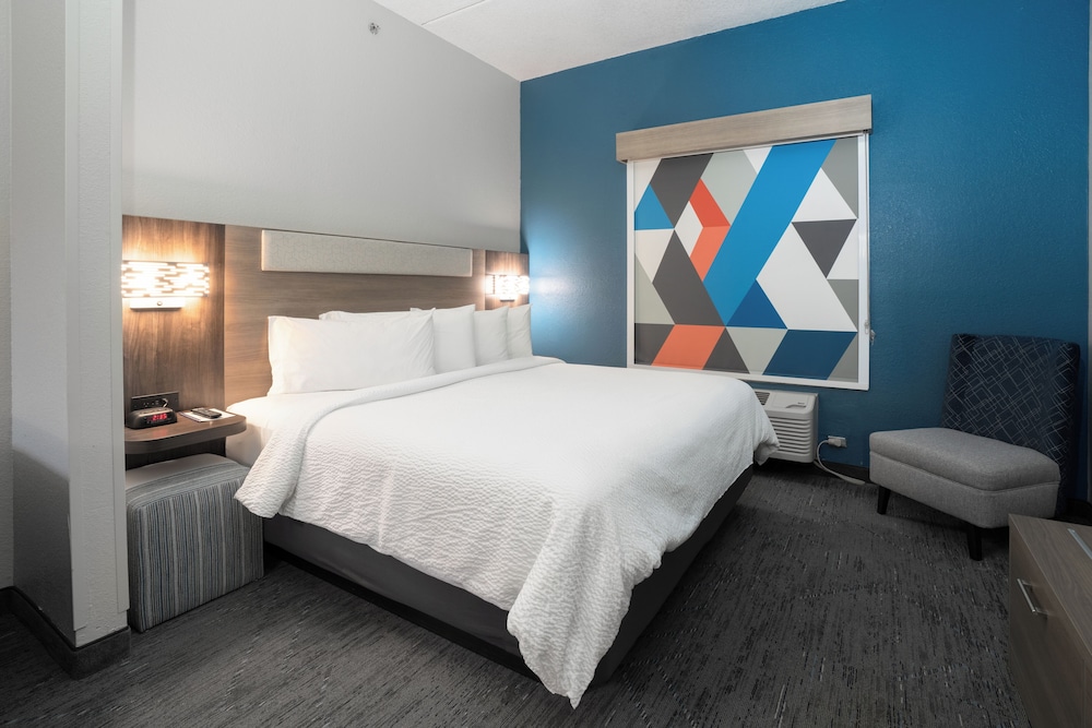 Suite, 1 Bedroom (Feature) - Photo 2