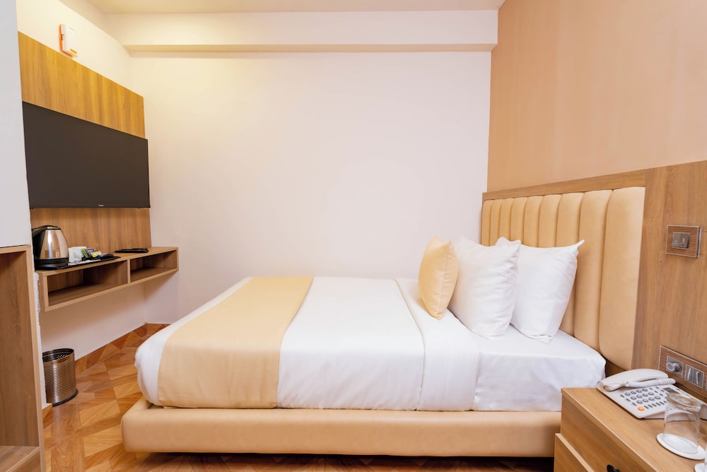 Deluxe Double Room, City View