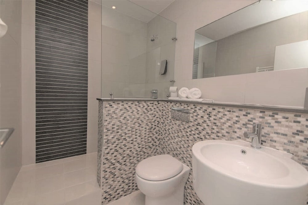 Studio Suite - Photo 5