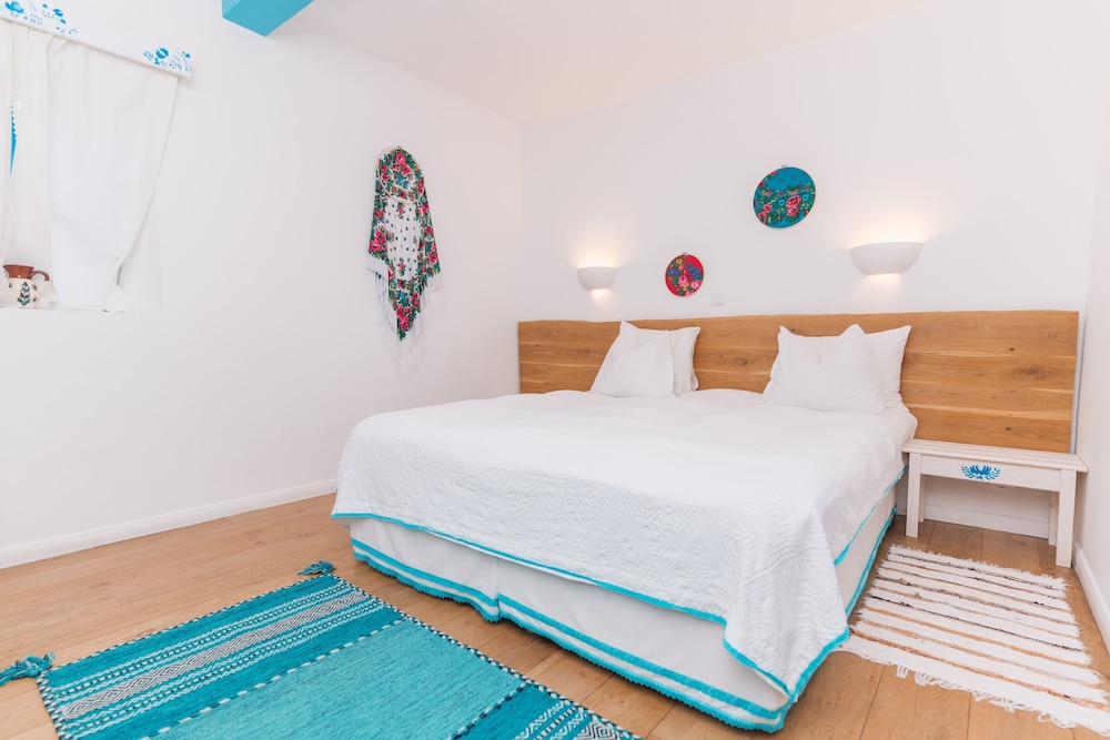 Deluxe Studio Suite