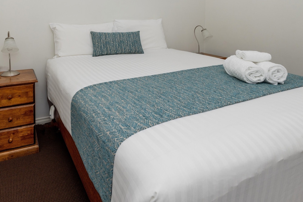 Family Chalet, 2 Bedrooms, Jetted Tub, Garden View (Doubles Spa Chalet) photo 3