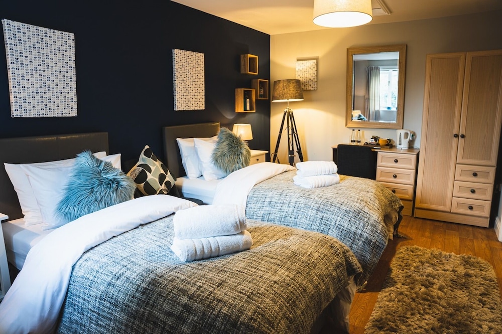 Twin Room, Ensuite photo 1