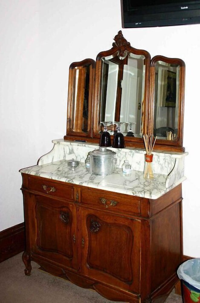 Room 6 photo 2