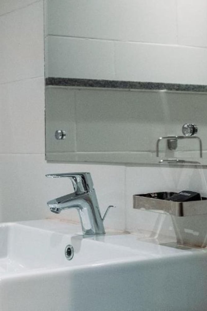 Premium Suite - Photo 5