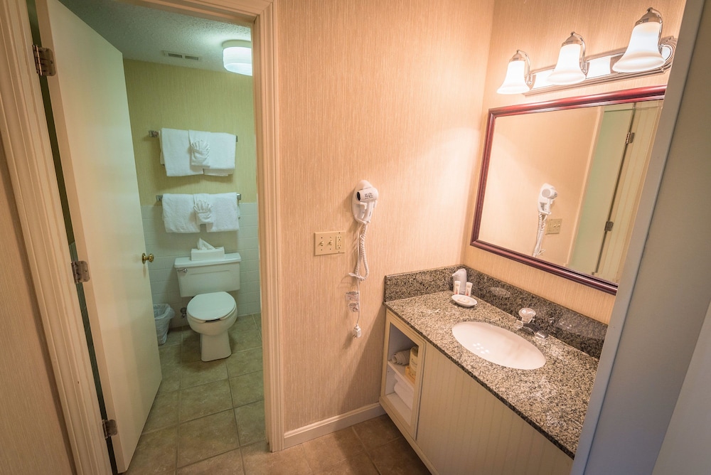Standard Room, 2 Queen Beds - Photo 2