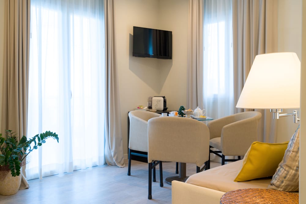 Deluxe Suite