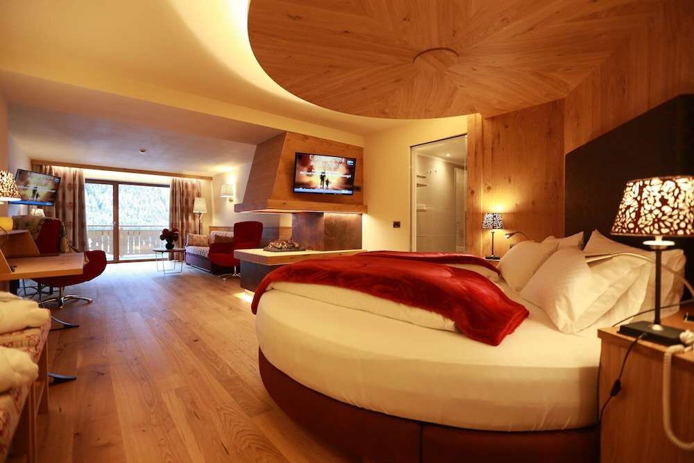 Honeymoon Studio Suite