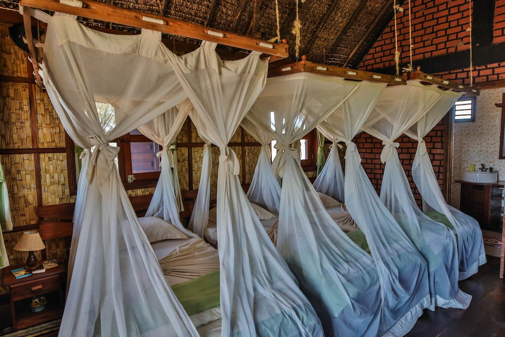 Comfort Bungalow, 3 Twin Beds, Non Smoking (Triple) photo 3
