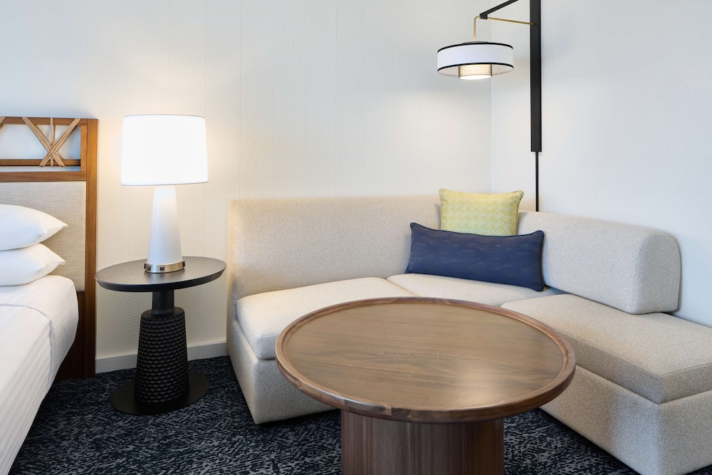 Room, 1 King Bed, Mobility Accessible, Ocean View