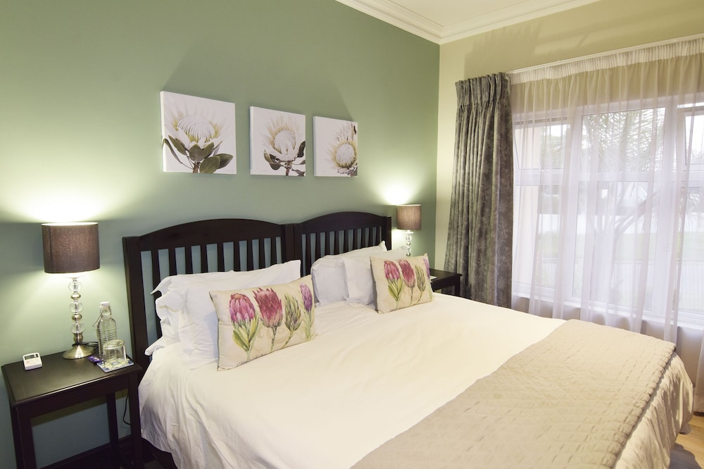 Superior King/Twin Room Private Entrance photo 3