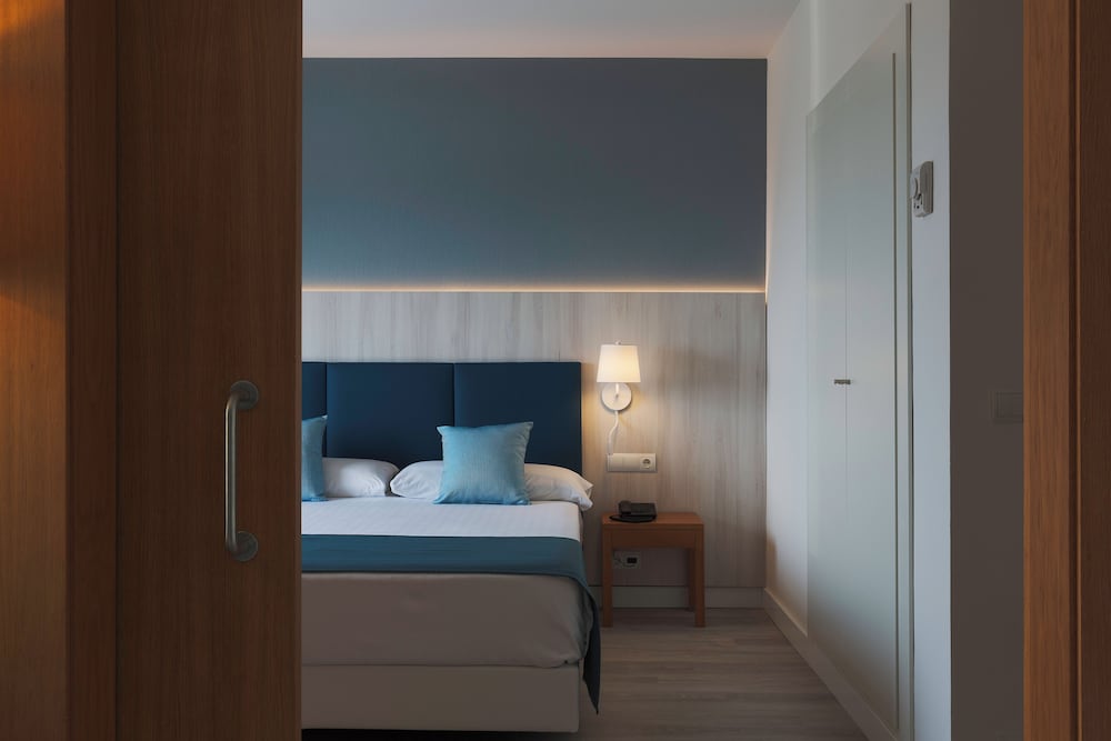 Junior Suite, Sea View (2 Adults) - Photo 2