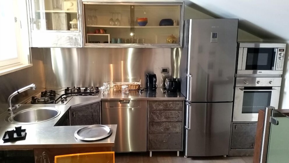 Penthouse, 2 Bedrooms, Terrace, Lake View - Photo 10