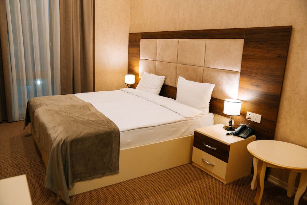 Standard Double Room, 1 King Bed, Non Smoking - Photo 15