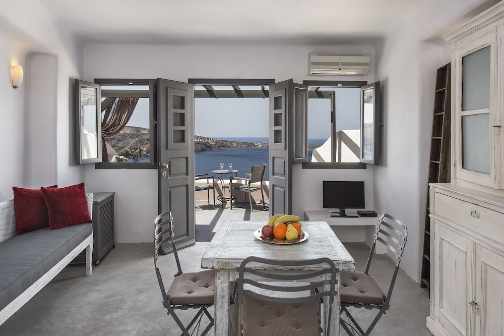 Deluxe Suite (Sunset View) - Photo 17