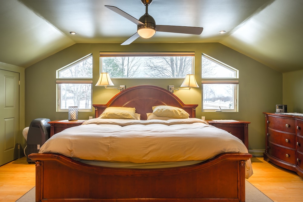 Luxury Studio Suite, 1 King Bed, Garden View photo 1