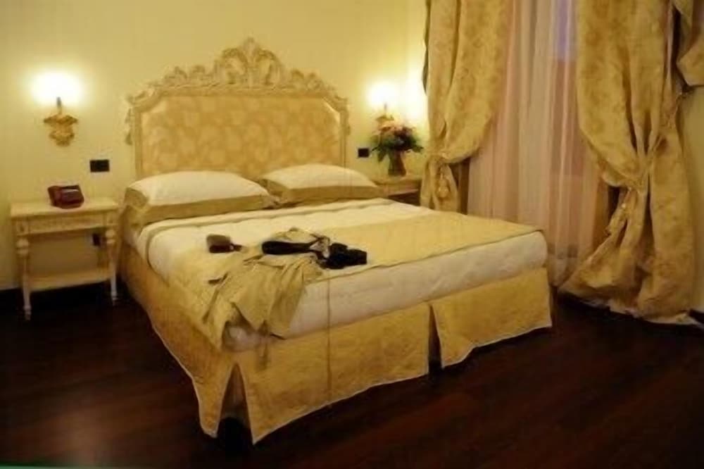 Double Room - Photo 1