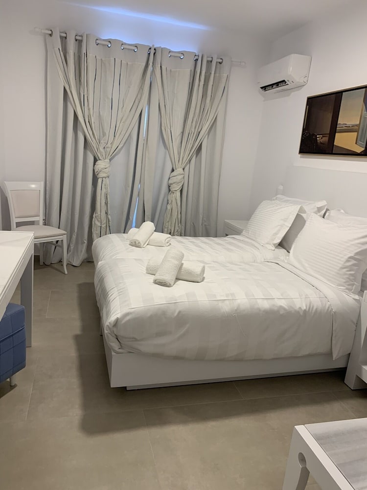 Basic Quadruple Room, 2 Bedrooms, Annex Building photo 2