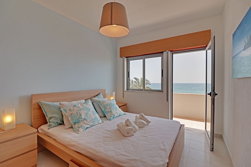 Apartment, 2 Bedrooms, Terrace, Sea Facing photo 1