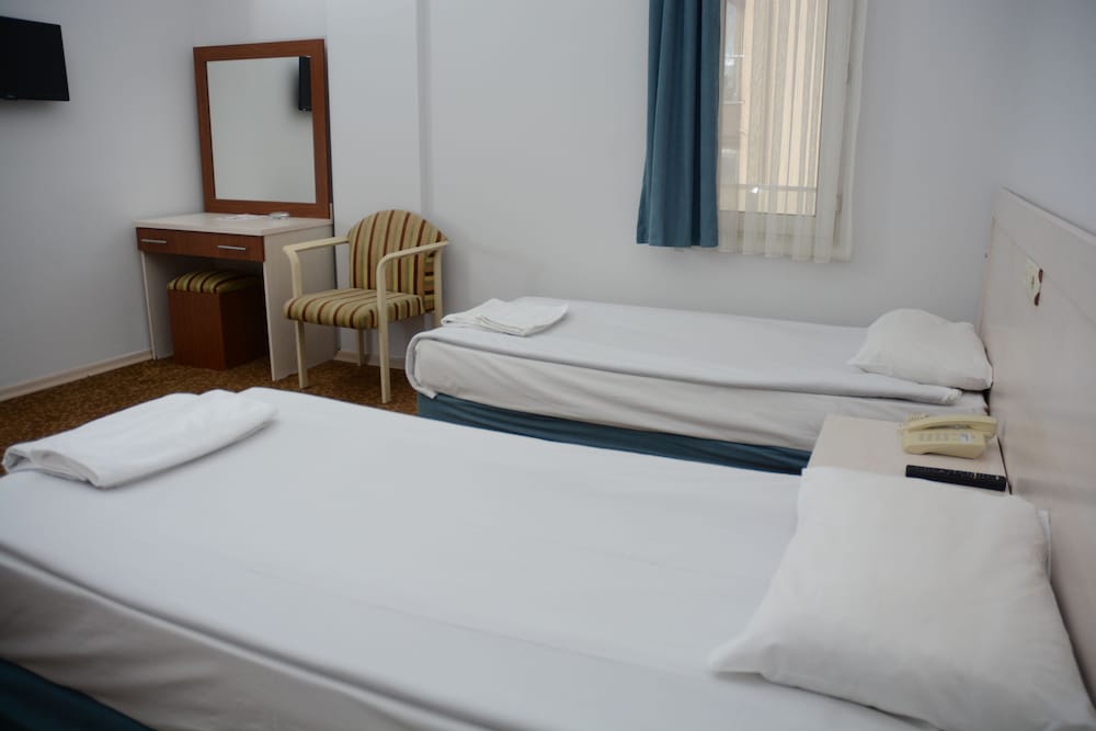 Twin Room, 2 Twin Beds photo 2