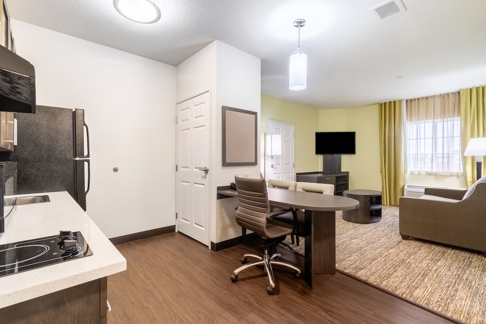 Suite, 1 Bedroom, Roll-in Shower (Communications)