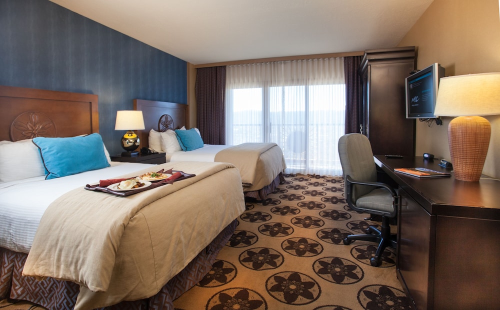 Suite, 2 Queen Beds - Photo 5