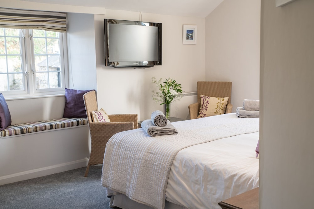Double Room, Ensuite (Cadgwith) photo 3