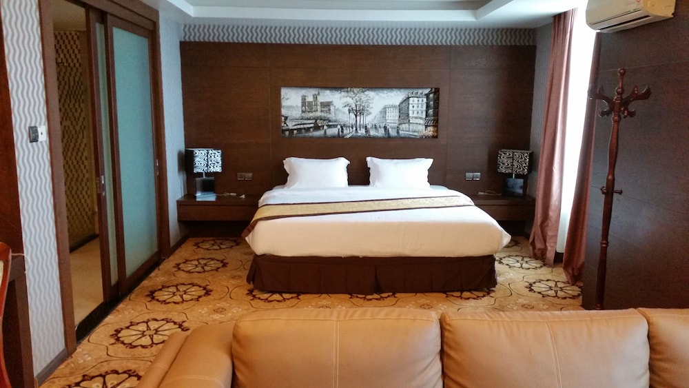 Premier Room