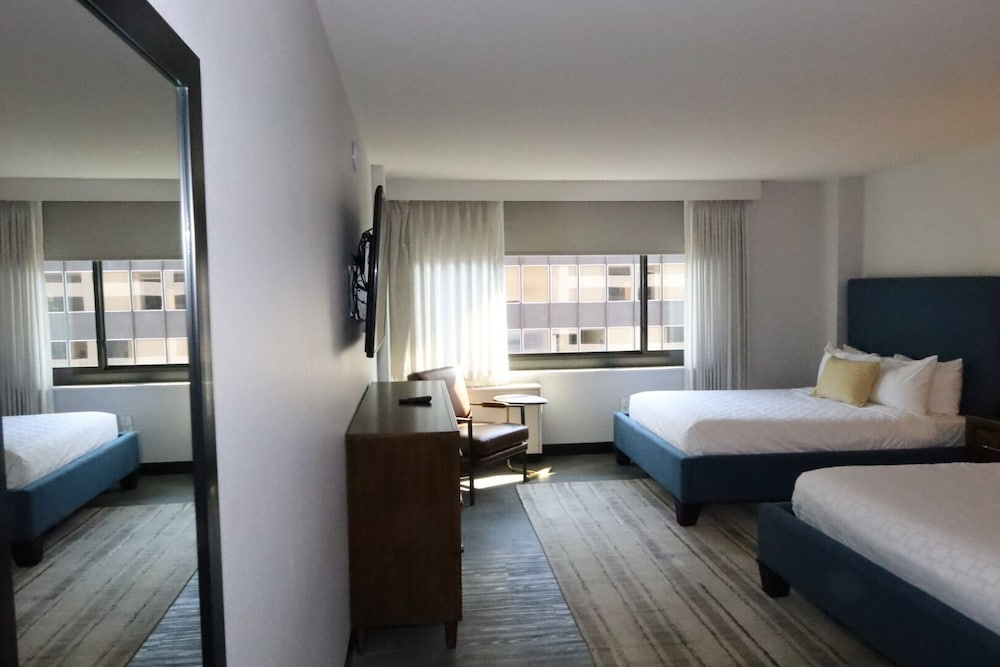 Standard Room, 2 Queen Beds, Non Smoking - Photo 2