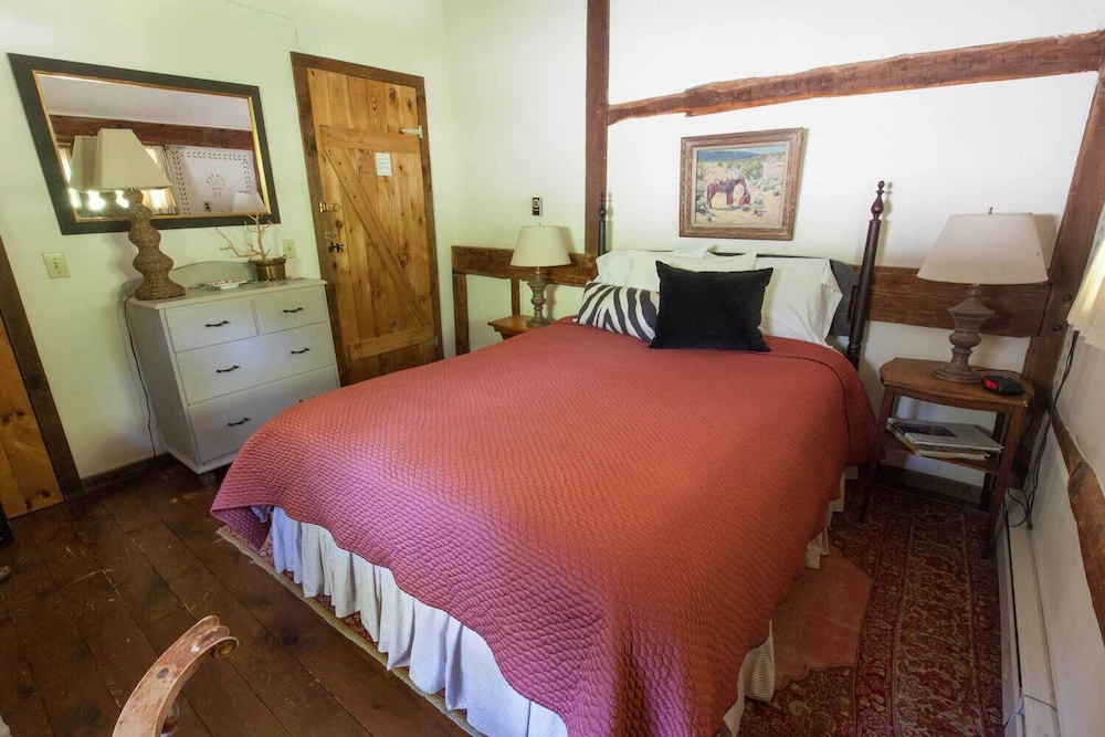 Standard Room, 1 Queen Bed, Mountainside