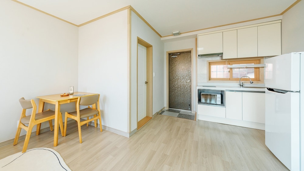 Basic Room, 1 Bedroom (Gomsol 103 (Private BBQ,Pet friendly)) photo 3