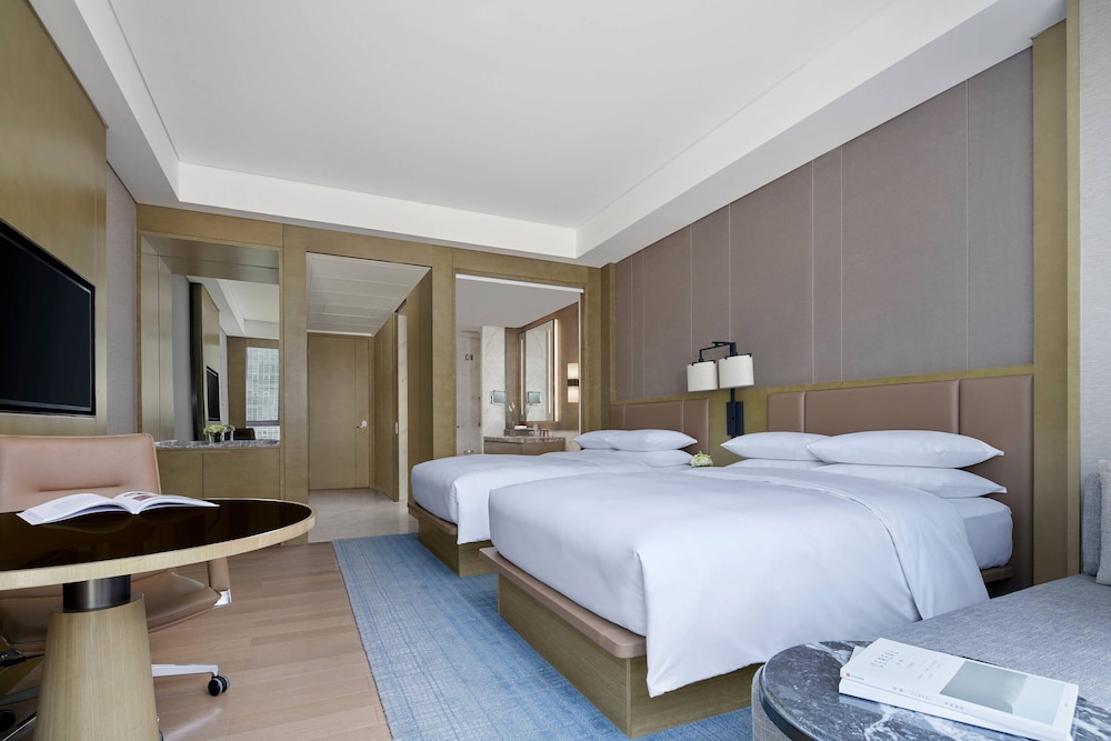 Room, 2 Double Beds, City View