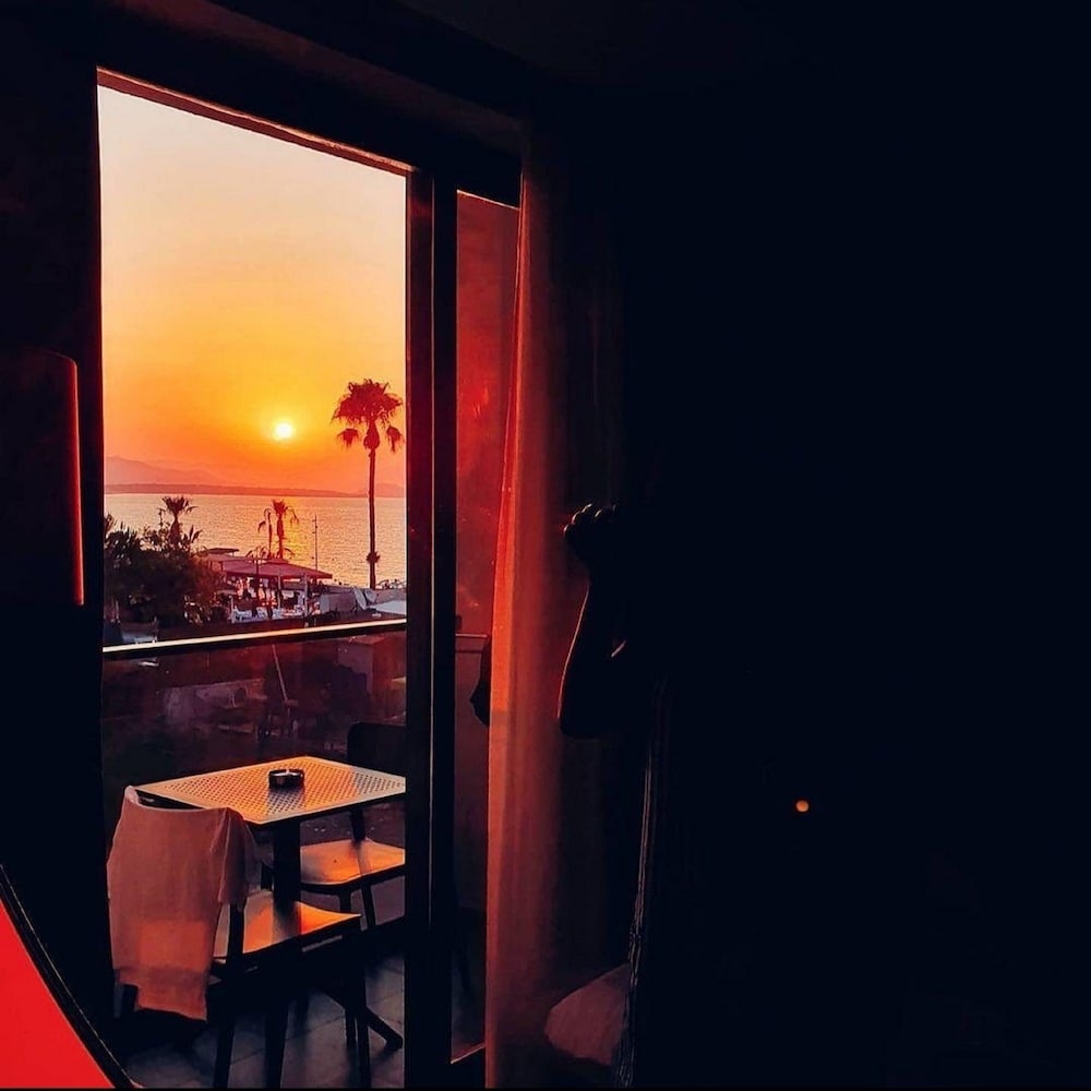 DELUXE ROOM SEA VIEW
