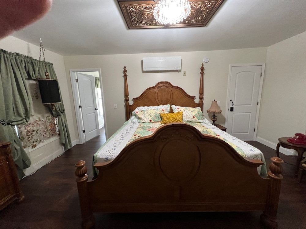 Room Number 4 photo 3