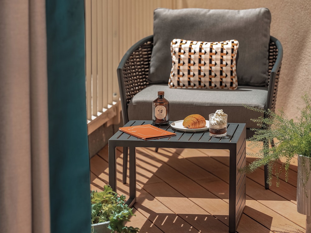 Superior Double Room with Balcony - Free Sauna and Gym Access Superior Double Room with Balcony - Free Sauna and Gym Access