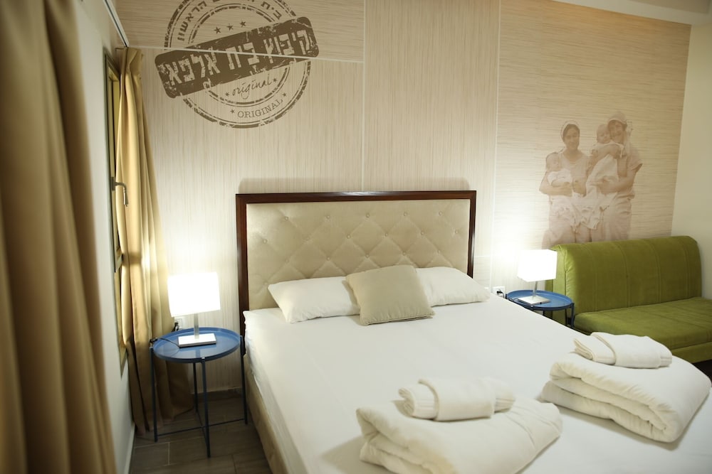 Deluxe Suite (2nd Floor)