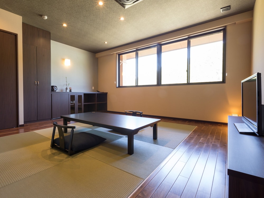 Japanese Style Room with Futon 34-38 square meter Non-smoking photo 1