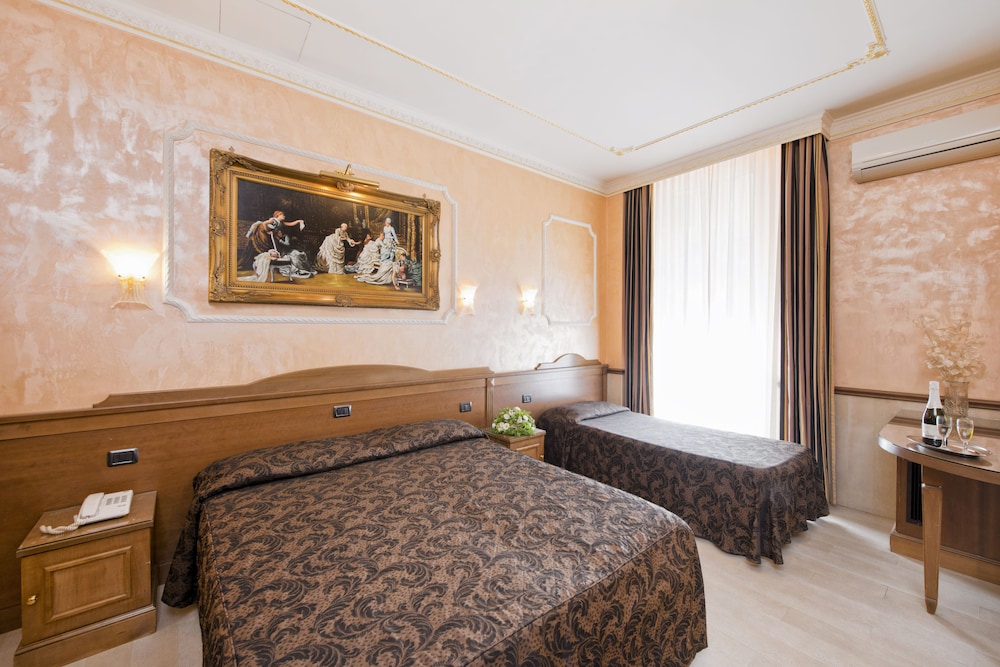 Standard Triple Room photo 2