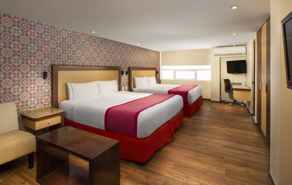 Room, 2 Double Beds - Photo 1