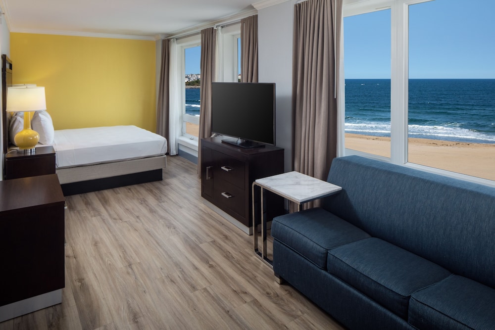 Ashworth Ocean Front, 1 King Bed photo 1