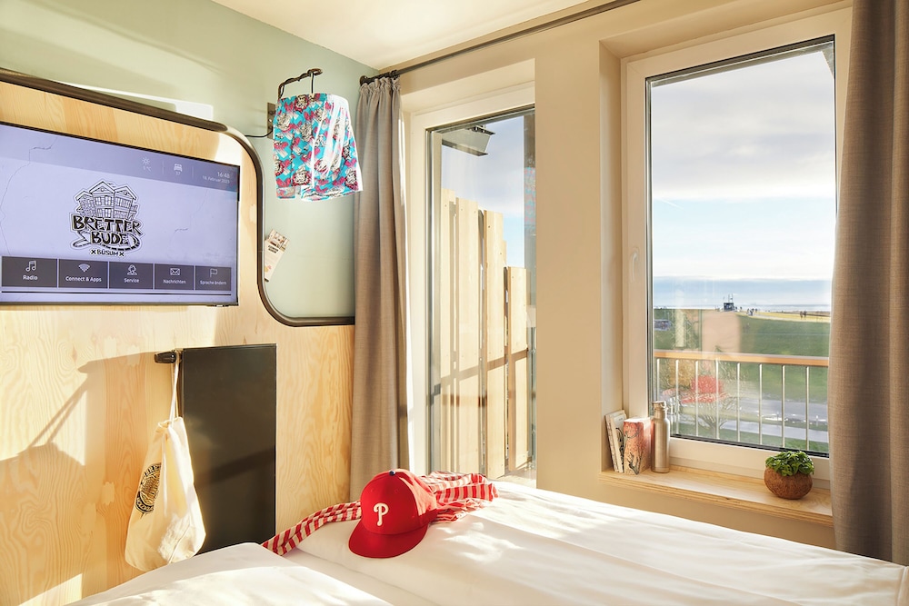 Comfort Room, Balcony, Ocean View photo 1